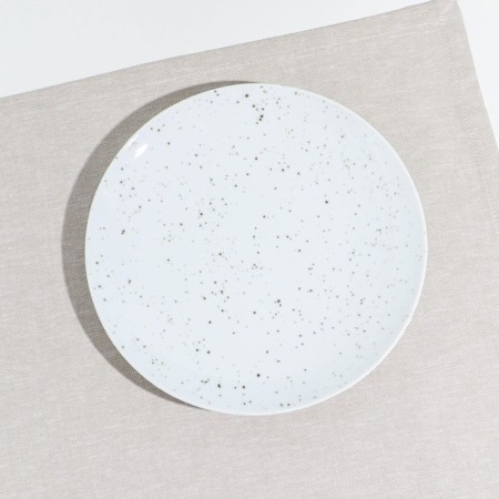Porcelain plate "Points", D = 24 cm