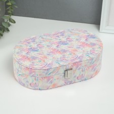 Casket to the leatherette for jewelry 