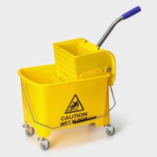 A bucket with mechanical spin on wheels, 20 liters
