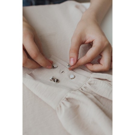 A button on the leg, d = 10 mm, the color is white/silver-5