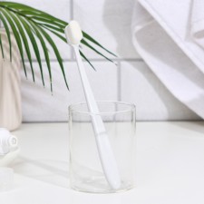 Superjugous toothbrush, 10,000 bristles, flat, white