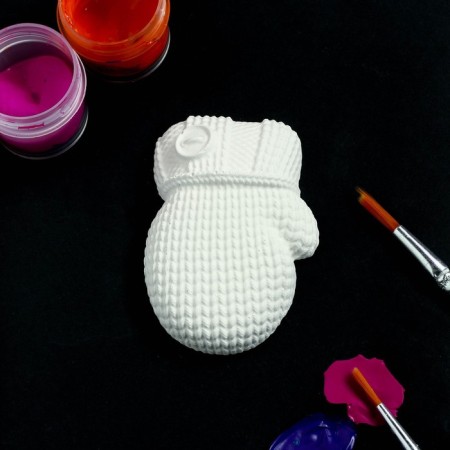 Figure for painting with the suspension "knitted mittens" 5x6cm
