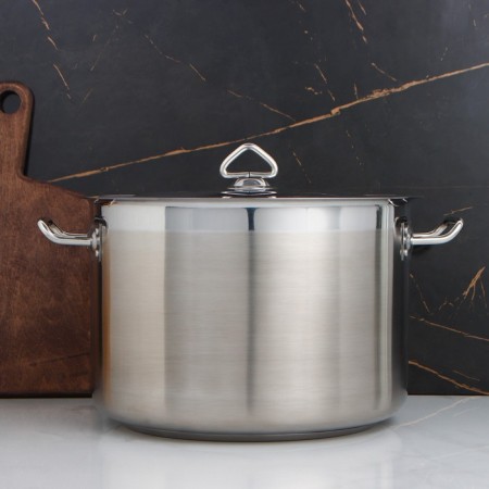 Pan, 15 l, d = 31.5 cm, h = 21 cm, metal cover, triple bottom, induction