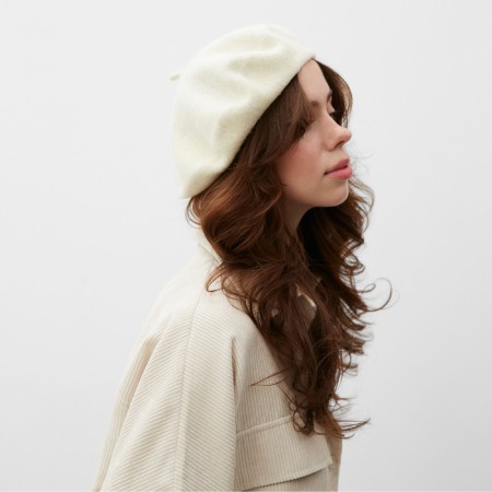 Takes female minku, white color, rr 54-56-1
