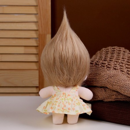 Doll "idol", blond hair, in a yellow dress-3