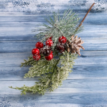 Decor "Winter Miracle" bump with berries 28 cm