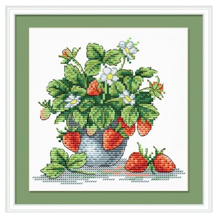 Embroidery set "Appetizing strawberries" 15 × 18 cm