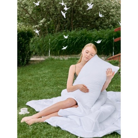 The pillow is quilted size 68x68 cm.-7