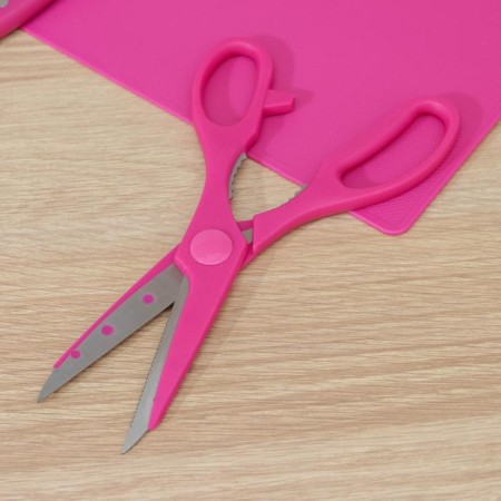 A set of kitchen supplies, 5 objects: knives 12 cm, 17 cm, 17.5 cm, board, color mix-4