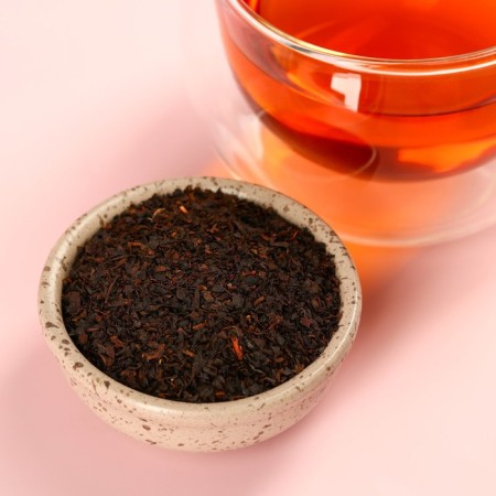 Black tea "cutie" in the box, taste: forest berries, 50 g.-1