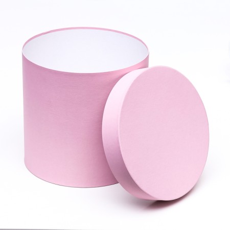 The hat box is gently pink, 23 x 23 cm-2