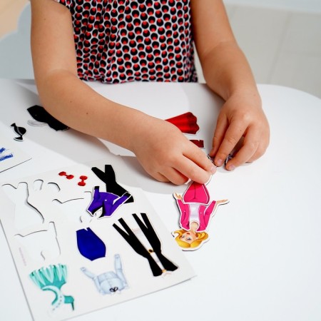 Magnetic game "Alice. Top model "with clothes-8