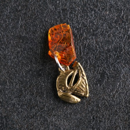 Talisman keychain "Karablik desires", brass, amber