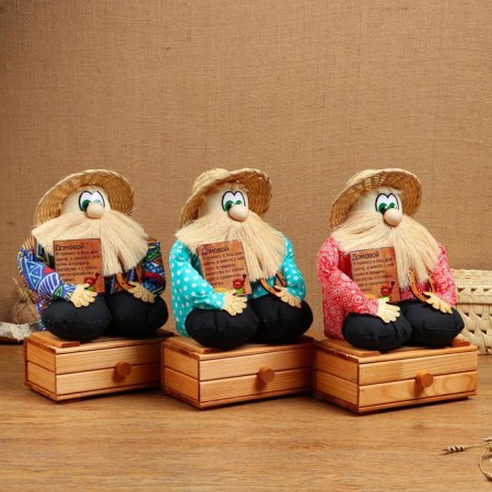 The amulet - Berendey in the hat, sits on the chest, "h = 32 cm, mix-4