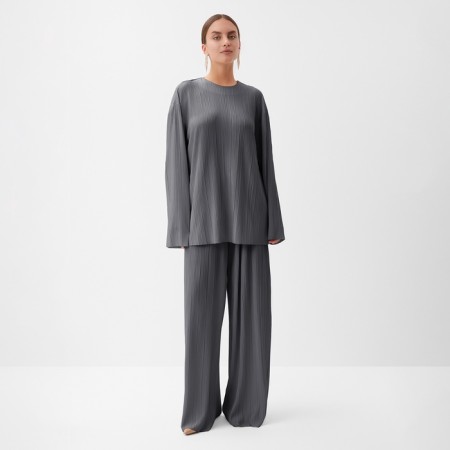 Women's costume (blouse and trousers) Mist Classic Collection, p. 44-46, graphite