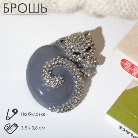 Book "kitten" glomerulus, white-gray color in silver