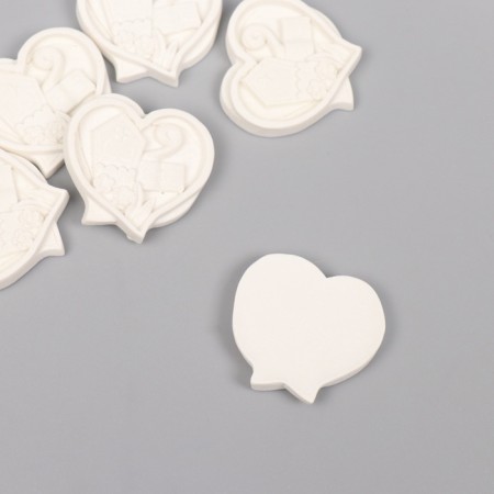 Decor for the creativity of Polystone "Heart with the book" White set 6 pcs 2.8x3 cm-1