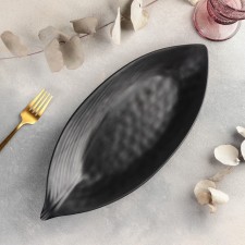 Black East, 37 × 15.5 × 3.8 cm, black color