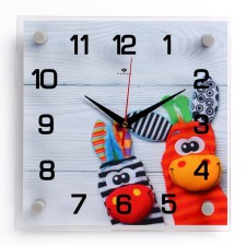 Watching clock, interior 