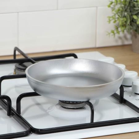 Pan, d = 18 cm, chrome color-3
