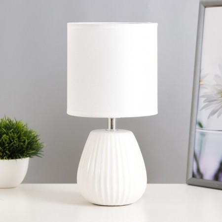 E14 40W white 14x14x28 cm Risalux desktop