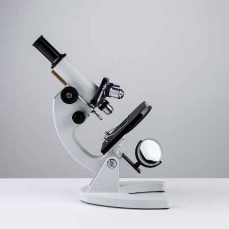 Laboratory microscope in the case-4