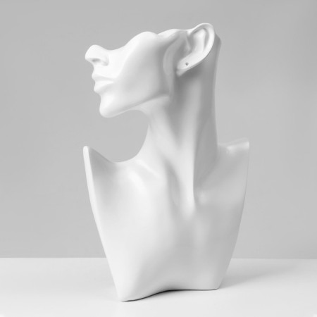 A bust for jewelry, half a face, a hole for an earring, 18 × 5 × 26 cm, white color-2