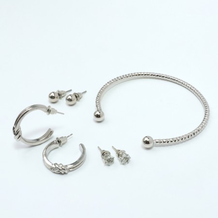 Set 4 objects: 3 pairs of earrings, 1 bracelet "Shine" Fund, white color in silver