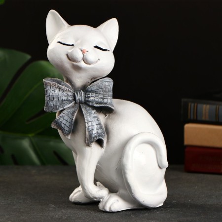 Figure "Cat with a bow sits" White, 23x15cm-1
