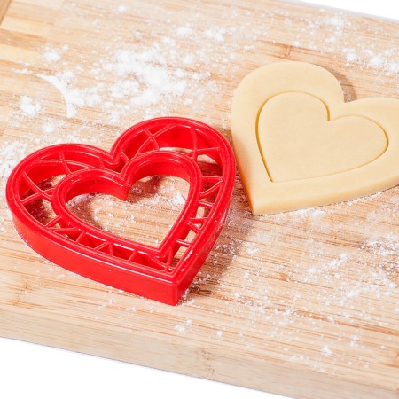 Bed -up form "heart", cutting, stamp, 6.3 × 6.6 × 1.5 cm, red color red-4