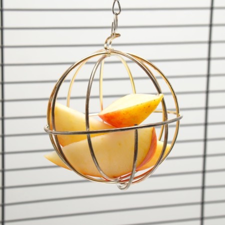 The hay feeder is a metal sphere, 8 x 8 x 15 cm-2