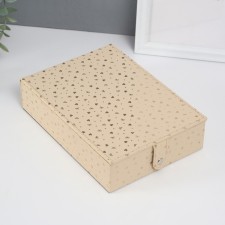 Casket to the leatherette for jewelry with a mirror 