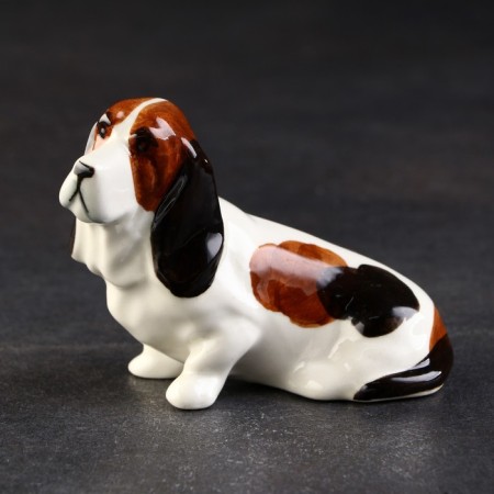 Porcelain figurine "Basset Hount", 7 cm, copyright painting