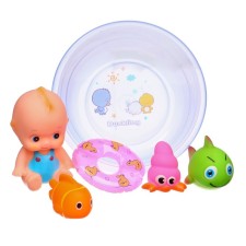 A set of rubber toys for the bathtub 