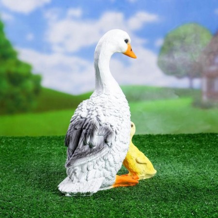 Garden figure "Duck with a duck" costs 24x13x31cm-1