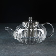 Glass teapot with metal sieve 