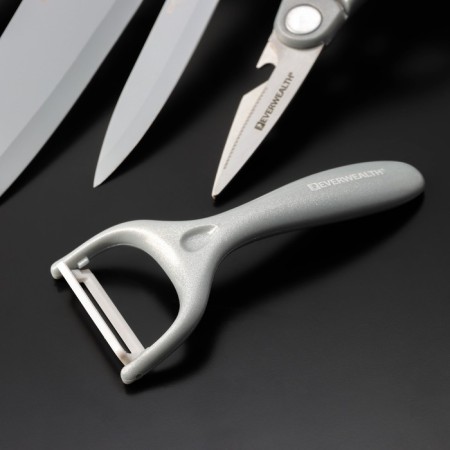 A set of BLADES kitchen supplies, 5 objects: 3 knives, vegetable vegetables, scissors in the kit, white color-2