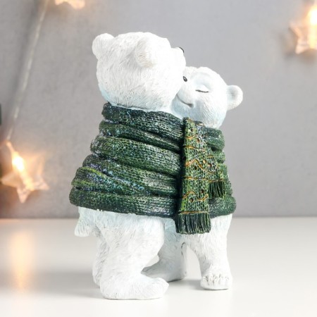 Polystone souvenir "White bears wrapped in a knitted scarf" 16x8x11.5 cm-2