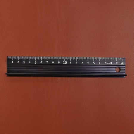 A ruler for the skin, anti -slip, with an emphasis, metal, 20 cm, thickness 34 mm