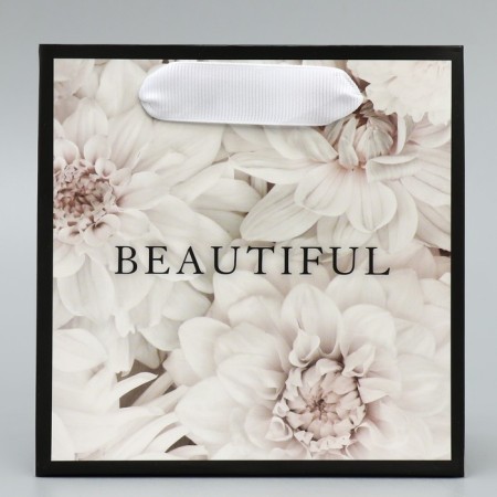 Gift laminated square, packaging, “beauty inside”, 14 x 14 x 9 cm-4