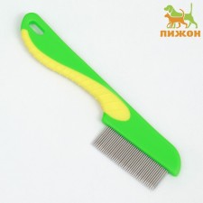 A comb for wool 15.6 x 3.6 cm, short teeth 1.7 cm, green-yellow