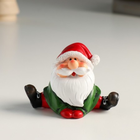 Suvenir Polystone "Santa Claus in a green caftan in a cap, a bearer" MIX 9x5x7.5 cm-1