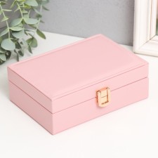 Casket to the leatherette for jewelry 