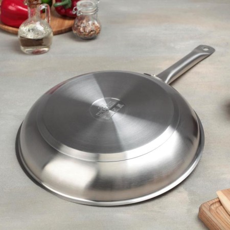 Pan, d = 30 cm, h = 5 cm, triple bottom, induction-3