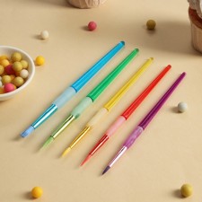 A set of confectionery brushes for decorating the Dilan 