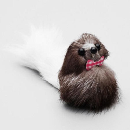 Mouse made of natural fur is small, housing 5 cm, mix of flowers