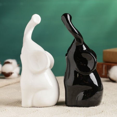 Figure "A couple of elephants" black/white, 7x12x16cm-1