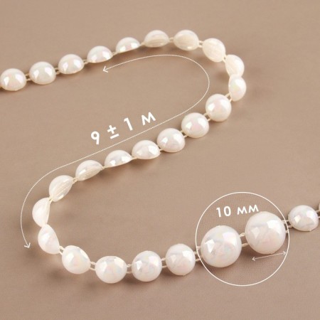 Pearls on threads, with holography, flat, 10 mm, 9 ± 1 m, white color