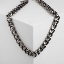The necklace 