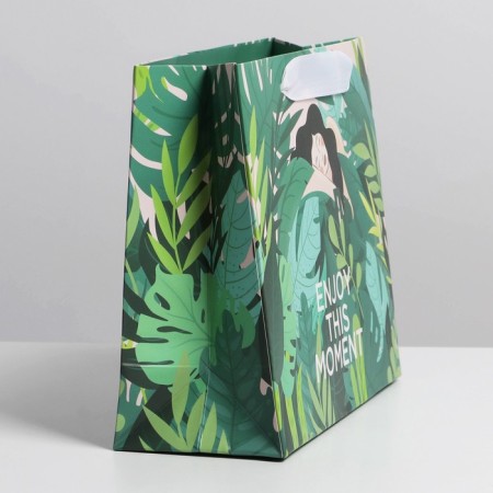Gift package laminated, packaging, “moment” 22 x 17.5 x 8 cm-1